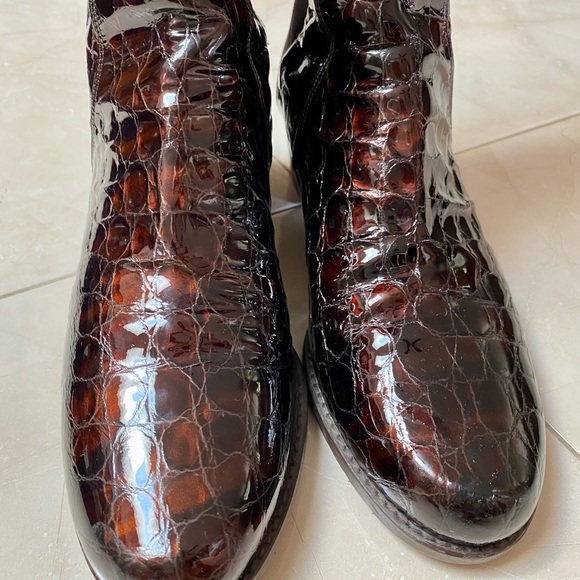 Excellent condition Stuart Weitzman knee high boots, size 8. - Picture 7 of 9